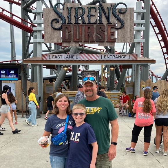 Meet your Posher, Ariel - Picture 2 of 5